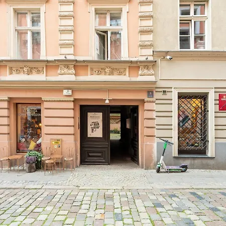 Apartment Sunny In The Heart Of Old Town By Renters Poznan