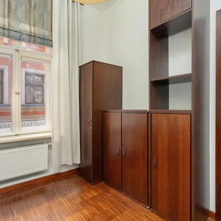 Sunny In The Heart Of Old Town By Renters Apartment Posen