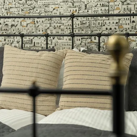 Apartment Sunny In The Heart Of Old Town By Renters