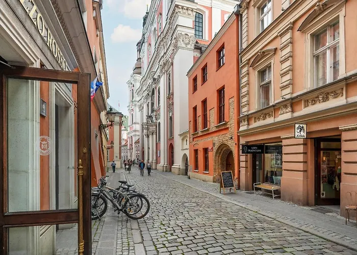 Sunny In The Heart Of Old Town By Renters شقة *