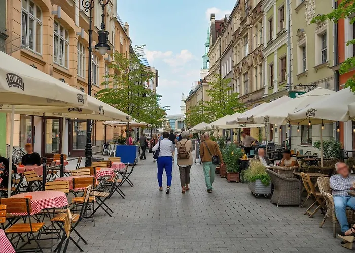 Sunny In The Heart Of Old Town By Renters * Posen